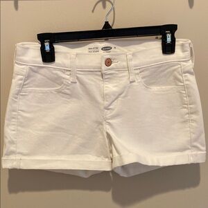 Size 4 Old Navy Women's White Shorts
